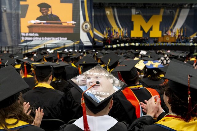 جشن فارغالتحصیلی دانشگاه معروف آمریکایی به روایت تصویر