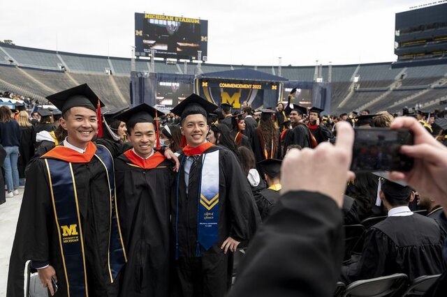 جشن فارغالتحصیلی دانشگاه معروف آمریکایی به روایت تصویر