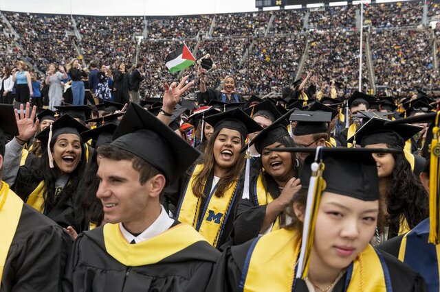 جشن فارغالتحصیلی دانشگاه معروف آمریکایی به روایت تصویر