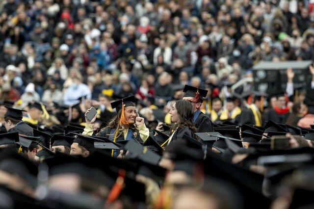 جشن فارغالتحصیلی دانشگاه معروف آمریکایی به روایت تصویر
