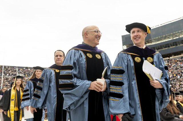 جشن فارغالتحصیلی دانشگاه معروف آمریکایی به روایت تصویر