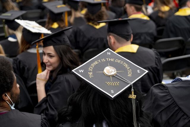 جشن فارغالتحصیلی دانشگاه معروف آمریکایی به روایت تصویر