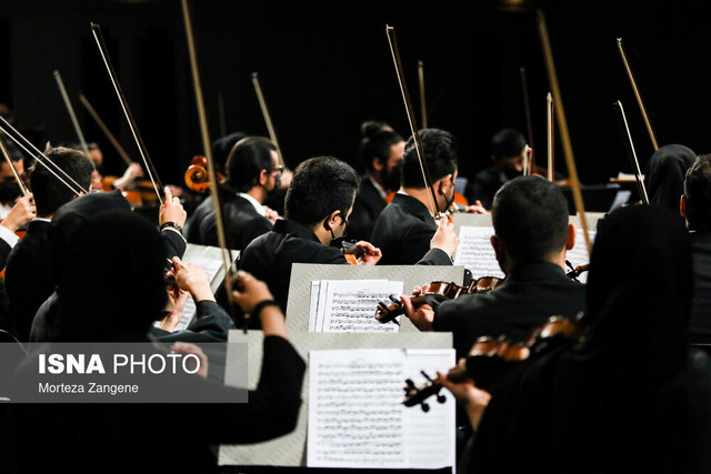 عکس تزیینی است آلبومی از بداههنوازی ملودیهای ماندگار