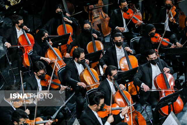 نخستین اجرای ارکستر سمفونیک تهران در نخستین سال قرن چگونه بود؟