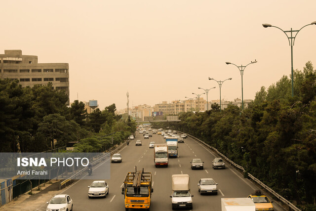 کاهش دمای هوای تهران/ احتمال انتقال گرد و غبار از استان‌های مجاور