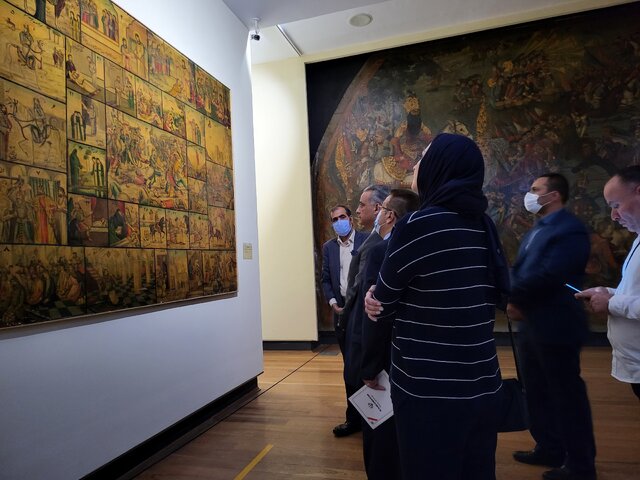 لنگه سرستون هخامنشی در موزه لبنان است