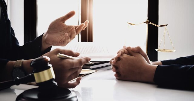 مشاوره حقوقی با وکیل