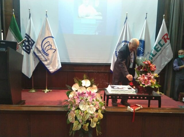 پروفسور قوام زاده: جوانان تنها سرمایهای هستند که برای کشور میمانند