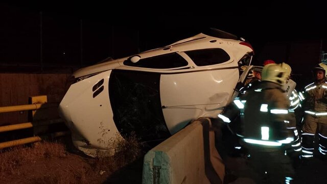واژگونی مرگبار پژو۲۰۶ در اتوبان قم واژگونی مرگبار پژو۲۰۶ در اتوبان قم
