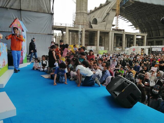 نمایشگاه کتاب شلوغ شد