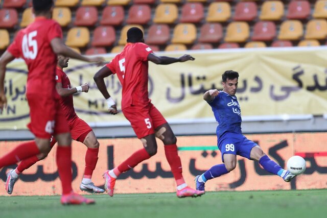 تساوی استقلال و فولاد در نیمه اول