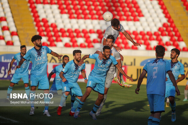 تصویر آرشیوی است. برتری پیکان برابر آلومنیوم در دیداری تدارکاتی