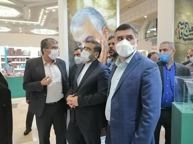 حرفهای وزیر ارشاد درباره چالشهای کاغذ