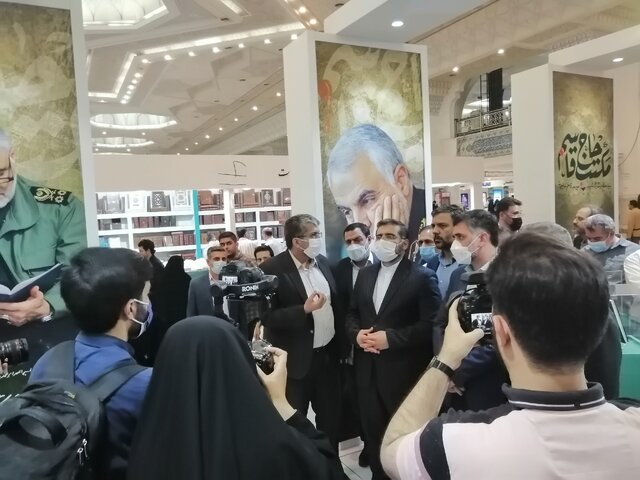 حرفهای وزیر ارشاد درباره چالشهای کاغذ