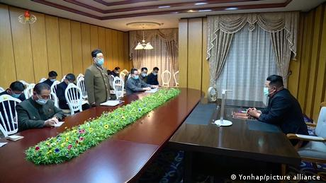 دستور رهبر کره شمالی به ارتش جهت توزیع داروهای کووید-۱۹