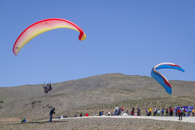  حضور بهترین خلبانان پاراگلایدر ایران در «ویس‌قرنی» کرمانشاه