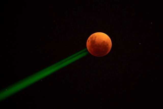 تصویر ثبت شده توسط "مارتین برنتی" در سانتیاگو تصاویر ثبت شده از ماهگرفتگی از دل زمین تا اعماق فضا