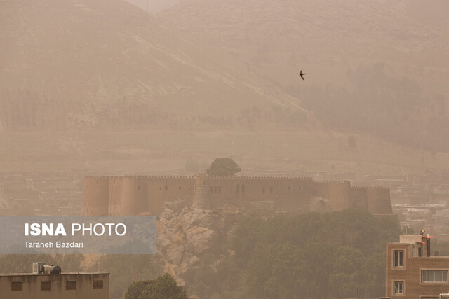 کارکنان ادارات برخی شهرستان‌های لرستان دو ساعت زودتر تعطیل شدند