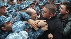 بازداشت ۷۳ تن در اعتراضات دامنه‌دار ارمنستان