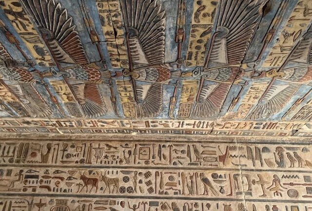 کشف حکاکیهای باستانی در یک معبد