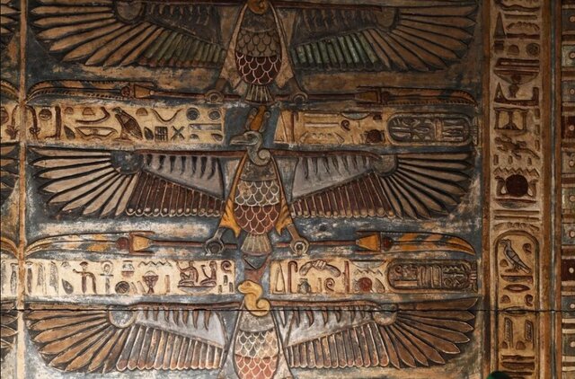کشف حکاکیهای باستانی در یک معبد