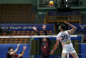 دیدار تیم‌های والیبال شهداب یزد و سانتوری سانبردز ژاپن