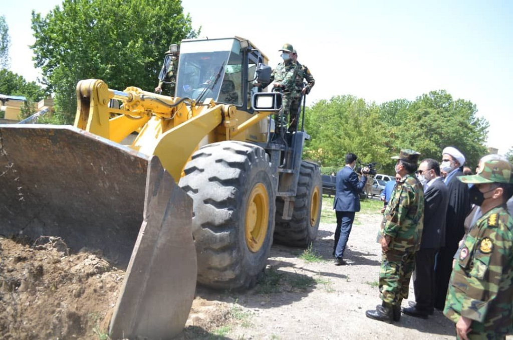 دیوار پادگان لشکر ۷۷ ارتش در مشهد تخریب شد