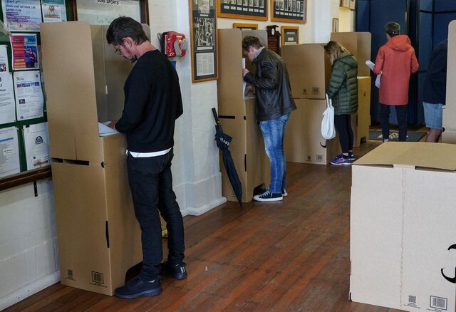 رقابت نزدیک اپوزیسیون و محافظهکاران استرالیا در انتخابات پارلمانی رقابت نزدیک اپوزیسیون و محافظهکاران استرالیا در انتخابات پارلمانی