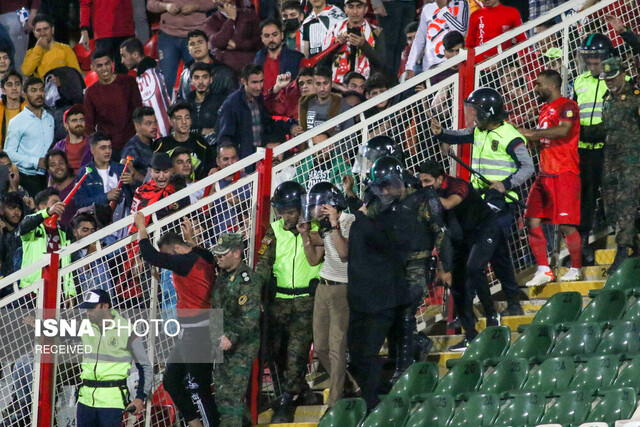 باشگاه تراکتور: نفوذیهای پرسپولیس سنگ پرتاب کردند/ عالیشاه و آقایی مادامالعمر محروم شوند باشگاه تراکتور: نفوذیهای پرسپولیس سنگ پرتاب کردند/ عالیشاه و آقایی مادامالعمر محروم شوند