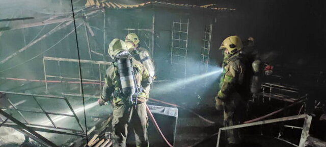 حریق کارخانه ساندویچ در شیراز مهار شد