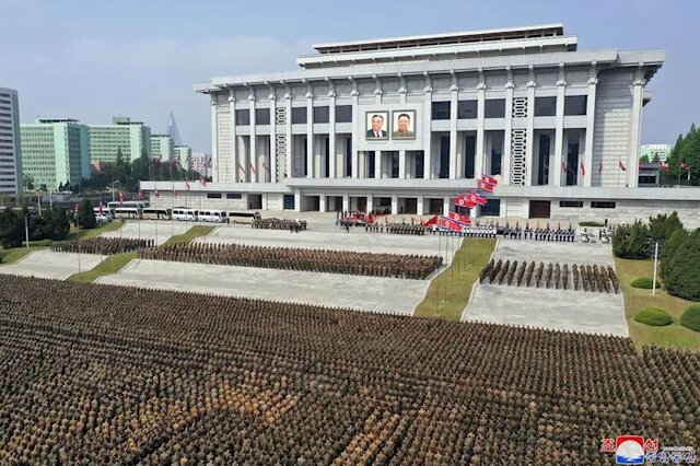 حضور رهبر کرهشمالی در یک مراسم خاکسپاری در بحبوحه کرونا