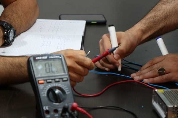 تفاوت برق صنعتی و برق ساختمان/بازار کار کدام بهتر است؟