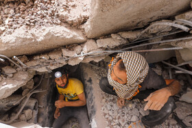 دومین روز آوار برداری <a href='https://sayeb.ir/tag/%d8%b3%d8%a7%d8%ae%d8%aa%d9%85%d8%a7%d9%86-%d9%85%d8%aa%d8%b1%d9%88%d9%be%d9%84'></div></div>ساختمان متروپل</a> - آبادان