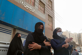 دومین روز آوار برداری <a href='https://sayeb.ir/tag/%d8%b3%d8%a7%d8%ae%d8%aa%d9%85%d8%a7%d9%86-%d9%85%d8%aa%d8%b1%d9%88%d9%be%d9%84'></div></div>ساختمان متروپل</a> - آبادان