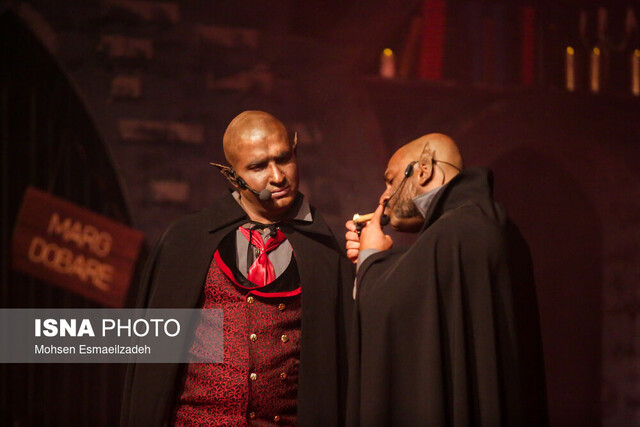 بر صحنه نمایش مشهد چه میگذرد؟