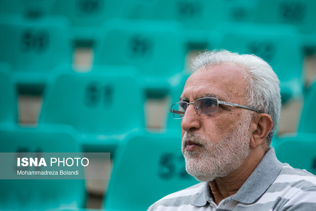 تصمیم احمدینژاد به جوانان آسیب زد/ دوستان علی کریمی دربارهاش شیطنت کردند