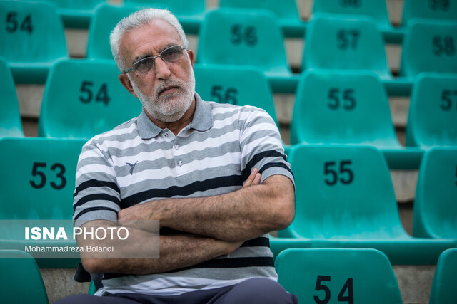 تصمیم احمدینژاد به جوانان آسیب زد/ دوستان علی کریمی دربارهاش شیطنت کردند