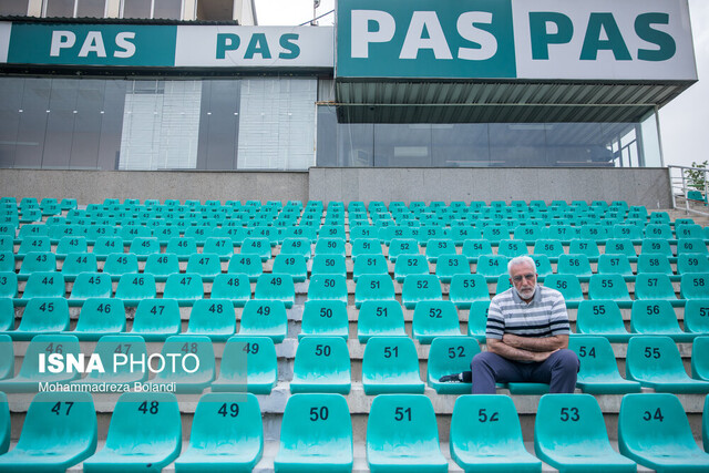 تصمیم احمدینژاد به جوانان آسیب زد/ دوستان علی کریمی دربارهاش شیطنت کردند