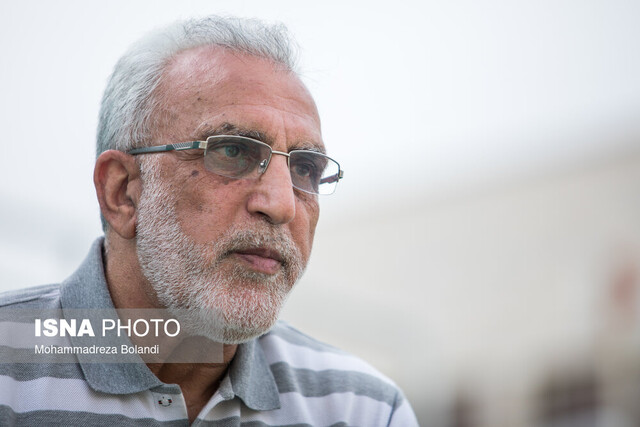 تصمیم احمدینژاد به جوانان آسیب زد/ دوستان علی کریمی دربارهاش شیطنت کردند