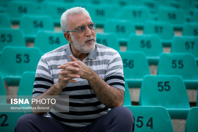 تصمیم احمدینژاد به جوانان آسیب زد/ دوستان علی کریمی دربارهاش شیطنت کردند