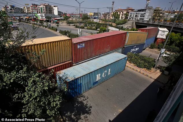 اسلام آباد مسدود شد