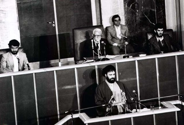 چه کسی مجلس شورای ملی را مجلس شورای اسلامی کرد؟ چه کسی مجلس شورای ملی را مجلس شورای اسلامی کرد؟