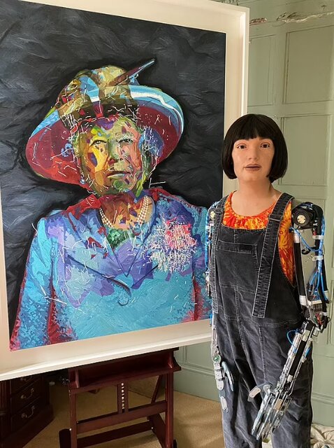 ربات "آیدا" پرترهای از ملکه الیزابت دوم کشید