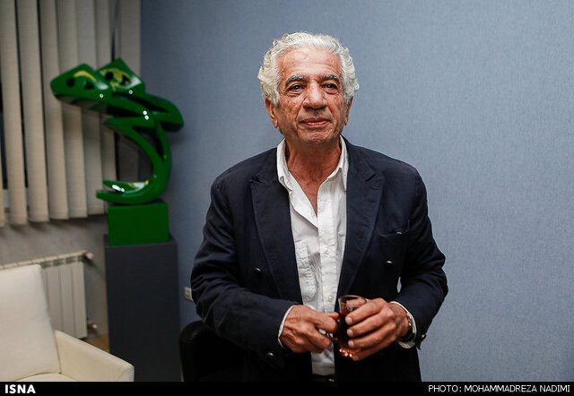 عکس آرشیوی است پرویز تناولی: شاید برای بینال ونیز دیر شده باشد