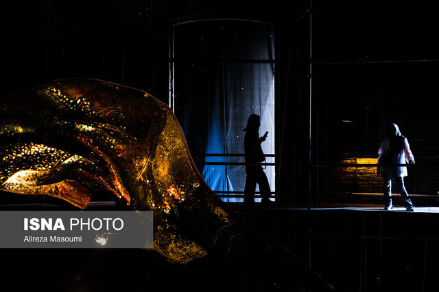 پرواز اشکال حجیم بر فراز کارخانه قند کهریزک!