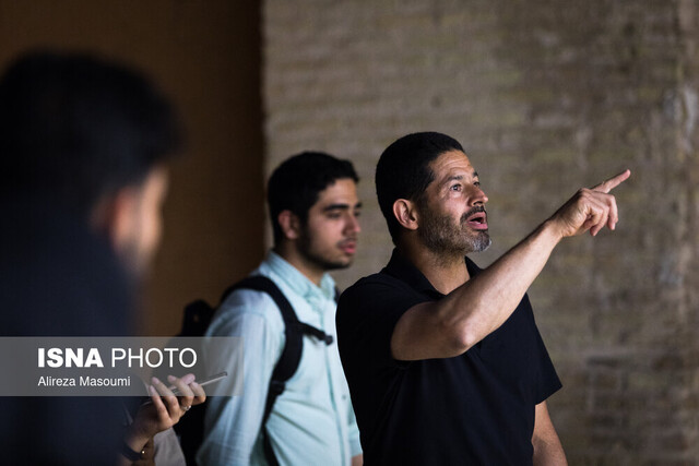 پرواز اشکال حجیم بر فراز کارخانه قند کهریزک!