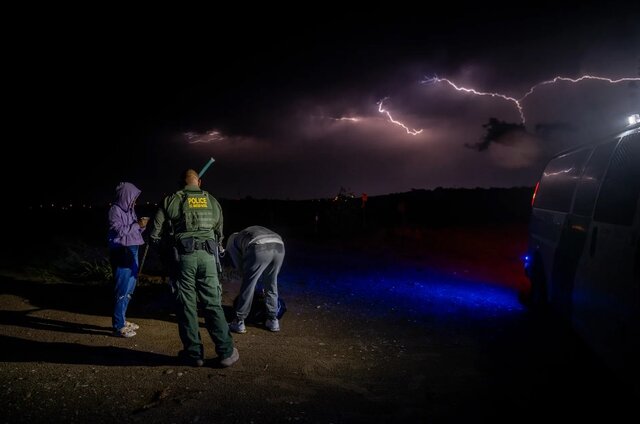 جهان به روایت عکس های منتخب گاردین