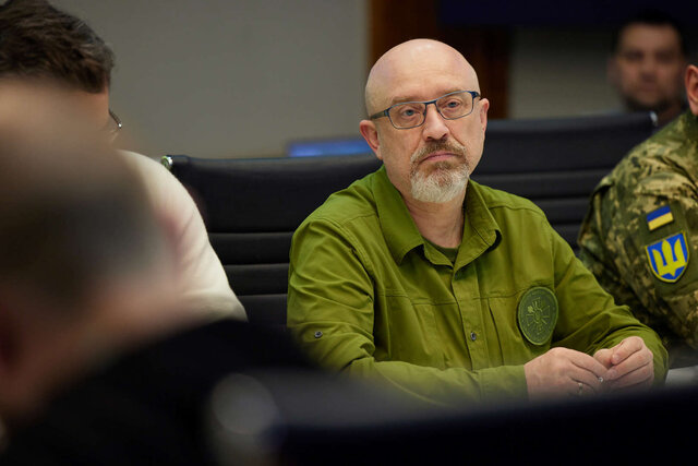 اولکسی رزنیکوف، وزیر دفاع اوکراین آمادگی نسبی اوکراین برای «مشت آهنین» به روسیه