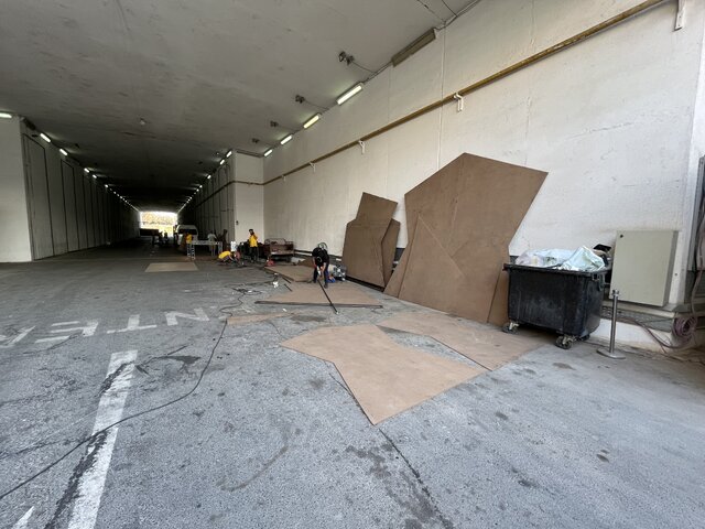 جایگاه اهدای جام استقلال در مقابل دیدگان پرسپولیسی‌ها آماده شد