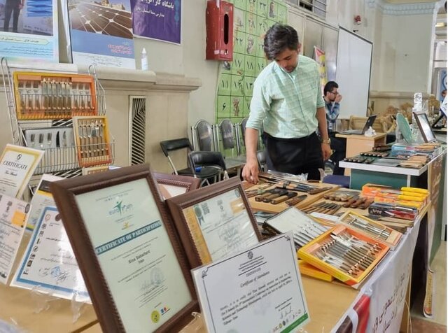 عرضه تجهیزات پیشرفته صنعتی و پزشکی و رباتهای همهکاره در نمایشگاه "عصر امید"